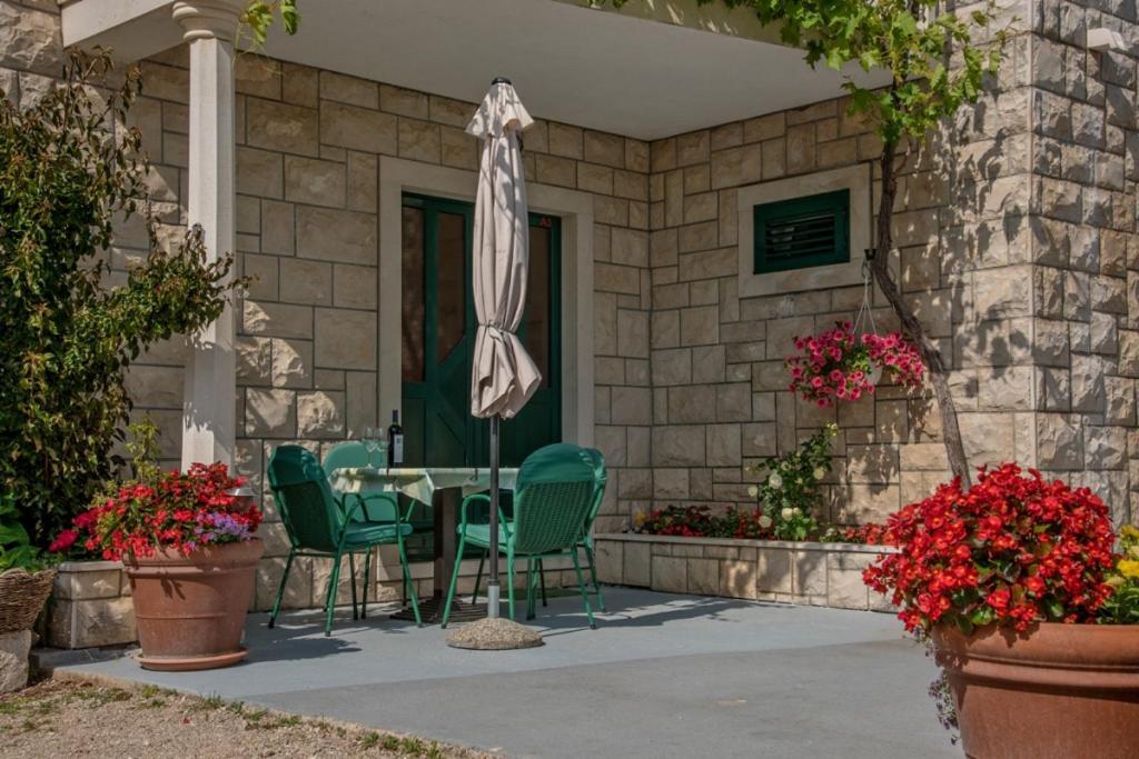 Apartment In Bol With Seaview, Terrace, Air Condition, Wifi Exterior photo